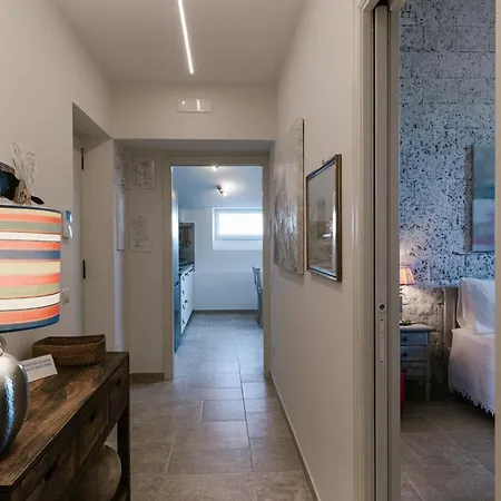 Tozzoli 'top' Floor Apartment Sorrent